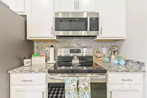 Kitchen - 910 Gibson Ct, Foley, AL 36535 photo 2 of 7