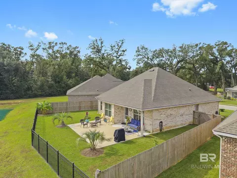 Exterior - 910 Gibson Ct, Foley, AL 36535 photo 2 of 11
