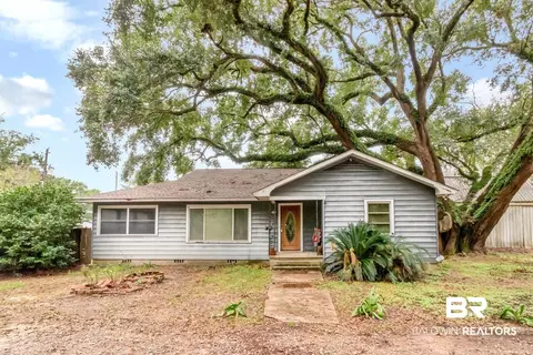 2762 Hillcrest Rd, Mobile, AL 36695