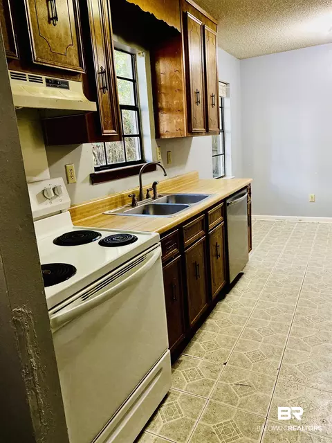 100 Perry Cir, Daphne, AL 36526 photo 6