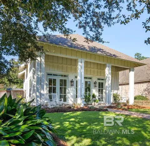 807 Coleman Ave, Fairhope, AL 36532
