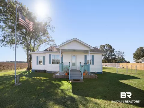 18744 Fairground Rd, Robertsdale, AL 36567
