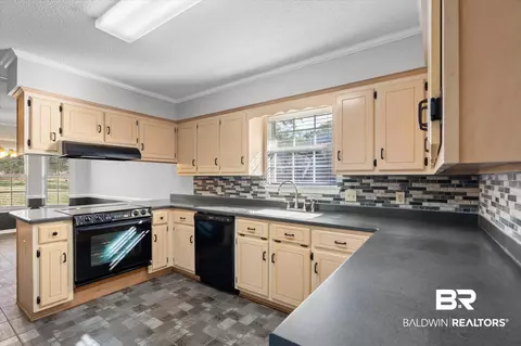 7410 E Lakeview Dr, Mobile, AL 36695 photo 5