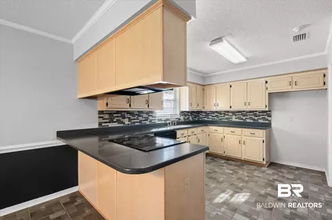 7410 E Lakeview Dr, Mobile, AL 36695 photo 4