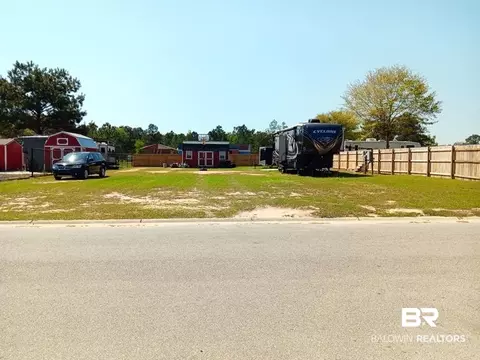 8445 Mocassin Ln, Foley, AL 36535