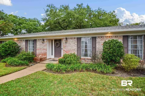 4228 Spring Valley Dr, Mobile, AL 36693 photo 2
