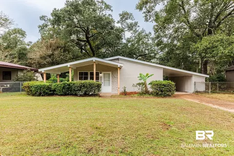 710 Deauville Dr, Mobile, AL 36609