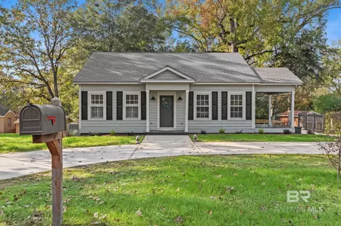425 N Mount Pleasant Ave, Monroeville, AL 36460
