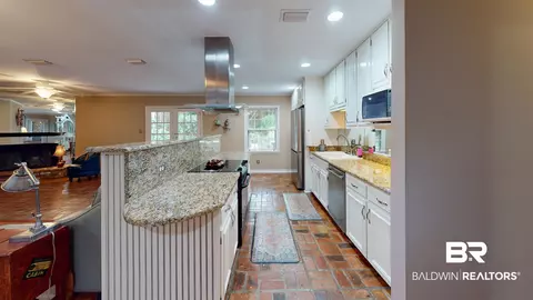 303 Vanderbilt Dr, Mobile, AL 36608 photo 9
