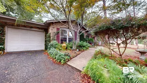 303 Vanderbilt Dr, Mobile, AL 36608 photo 2