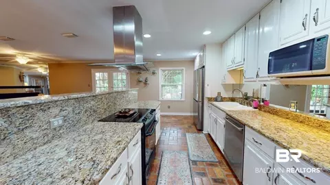 303 Vanderbilt Dr, Mobile, AL 36608 photo 7