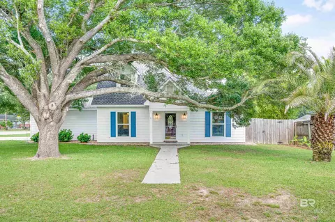 1701 S Bay St, Foley, AL 36535