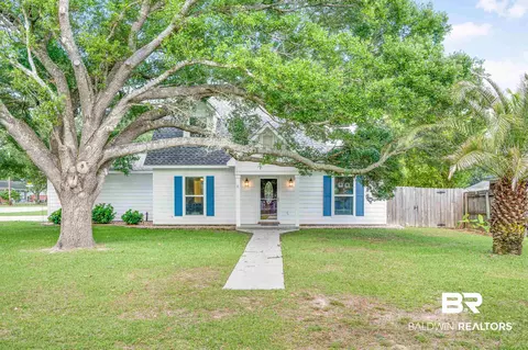 1701 S Bay St, Foley, AL 36535