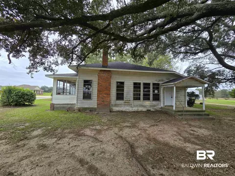 550 Taylor Cir, Atmore, AL 36502