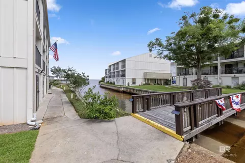 710 S Mobile St #49, Fairhope, AL 36532