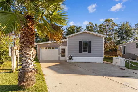 3 Shoal Ct, Gulf Shores, AL 36542