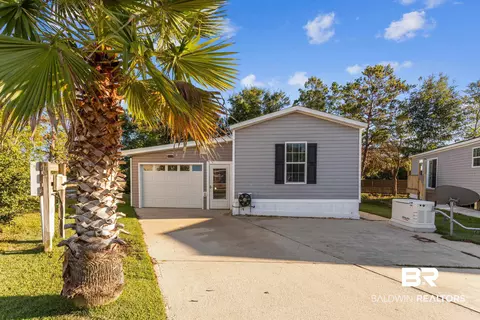3 Shoal Ct, Gulf Shores, AL 36542