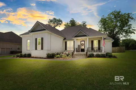272 Chet Ave, Fairhope, AL 36532