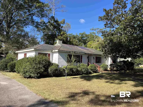 621 Portis Ave, Jackson, AL 36545