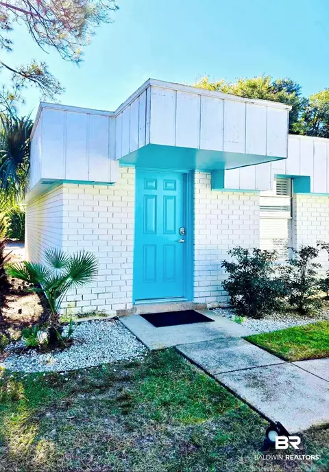 325 E 22nd Ave #5, Gulf Shores, AL 36542