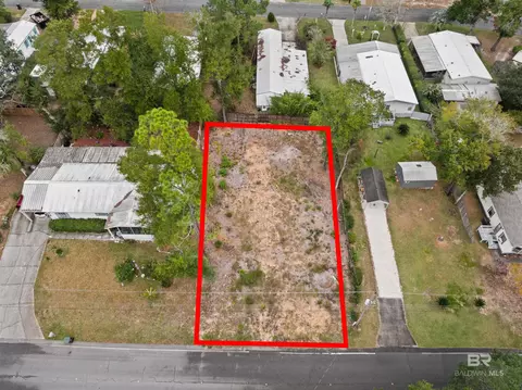1610 Martinez Dr, Lillian, AL 36549