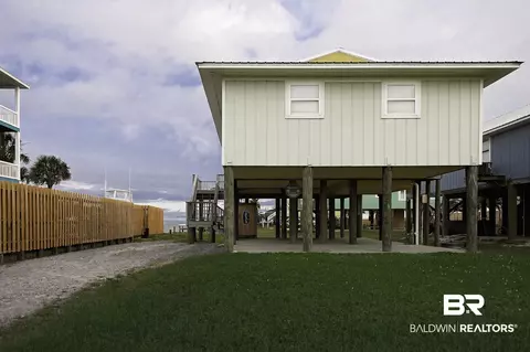 2581 Muscogee Rd, Gulf Shores, AL 36542
