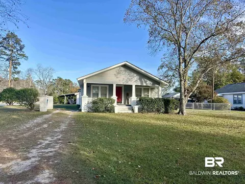 1118 Bellevile Ave, Brewton, AL 36426