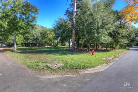 255 George St, Fairhope, AL 36532