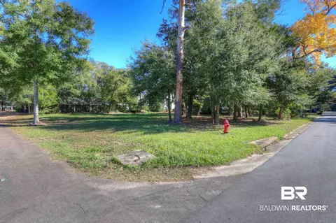 255 George St, Fairhope, AL 36532