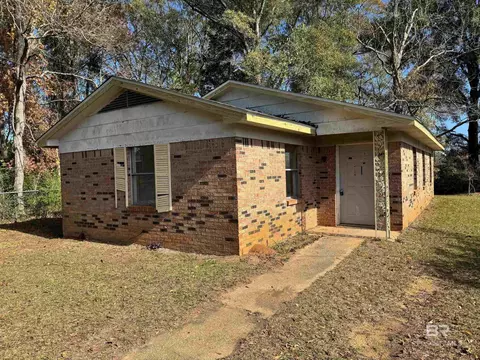 1037 Shedrick Hardy Pkwy, Bay Minette, AL 36507