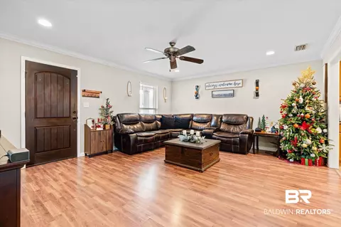 2855 E Rebecca Dr, Mobile, AL 36618 photo 3