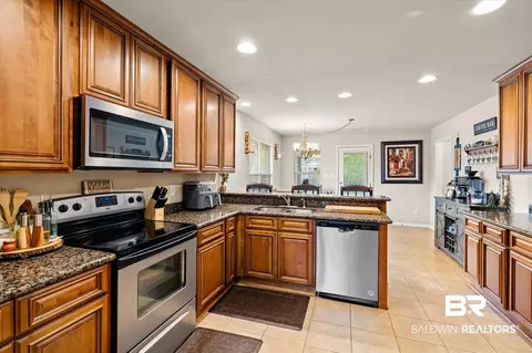 2855 E Rebecca Dr, Mobile, AL 36618 photo 5