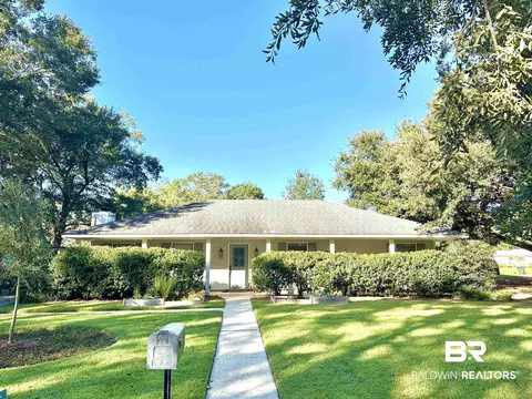21155 Meadowbrook Dr, Fairhope, AL 36532 photo 1