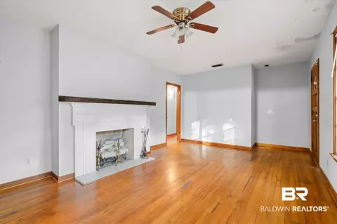 3858 Hillcrest Ln, Mobile, AL 36693 photo 2