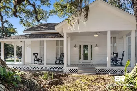 13580 N Wintzell Ave, Bayou La Batre, AL 36509