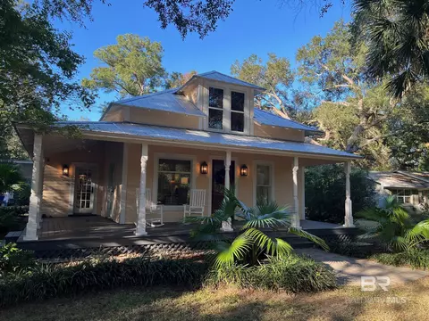 14653 Oak St, Magnolia Springs, AL 36555