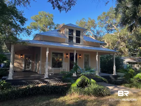 14653 Oak St, Magnolia Springs, AL 36555