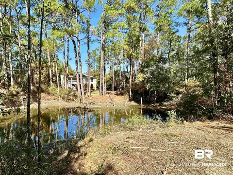 40707 Canal Cir, Fairhope, AL 36532