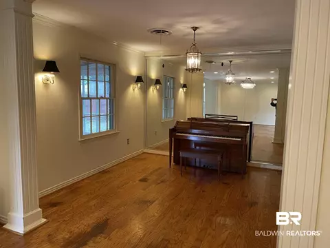 3807 Hillcrest Ln, Mobile, AL 36693 photo 9