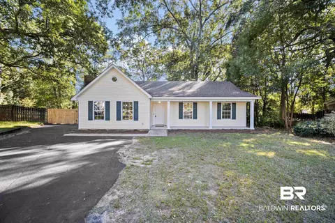 5630 Plantation Oaks Dr, Theodore, AL 36582