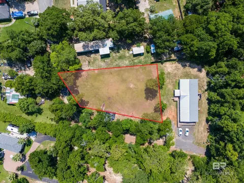 12149 Perdido St, Lillian, AL 36549