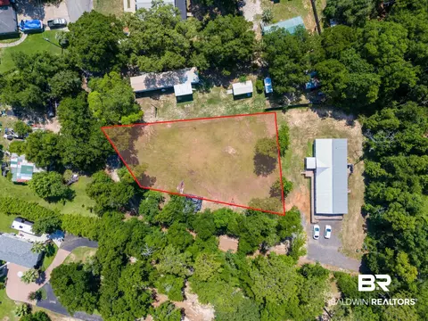 12149 Perdido St, Lillian, AL 36549