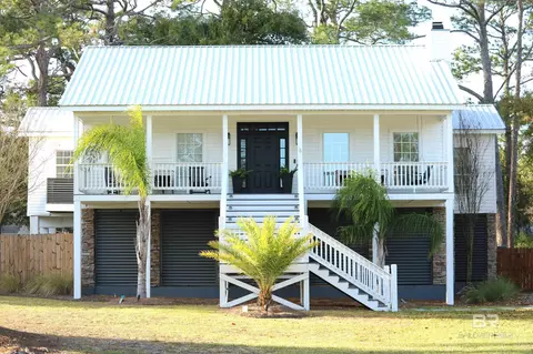 410 Magnolia Dr, Gulf Shores, AL 36542