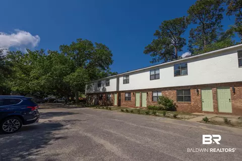 226 E 24th Ave #6, Gulf Shores, AL 36542