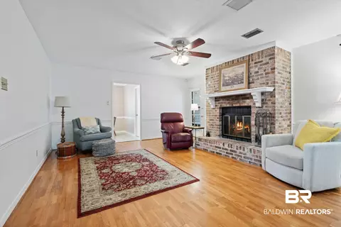 2875 Brookside Dr, Mobile, AL 36693 photo 2