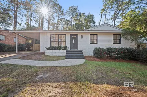 714 Gayfer Ave, Fairhope, AL 36532