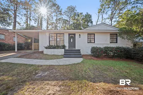714 Gayfer Ave, Fairhope, AL 36532
