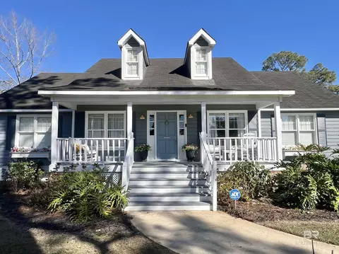 520 Wedgewood Dr, Gulf Shores, AL 36542