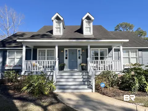 520 Wedgewood Dr, Gulf Shores, AL 36542