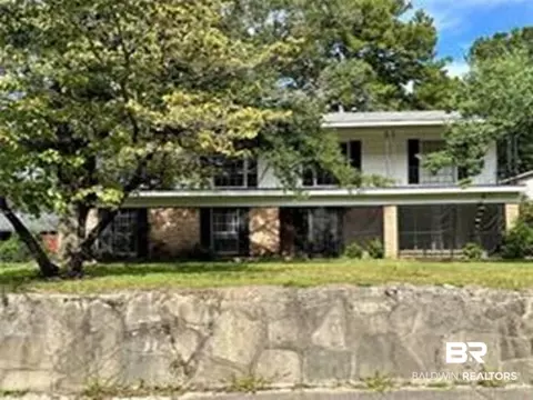 725 W Brannan Dr, Mobile, AL 36693 photo 2